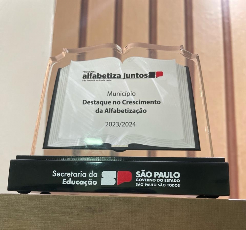 Noticia educacao-municipal-conquista-premio-de-destaque-no-crescimento-da