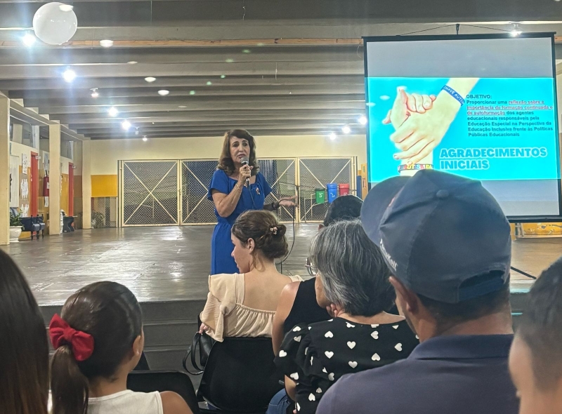 Noticia palestra-comunicacao-e-afeto---conectando-com-a-crianca-autista-e-realizada-no